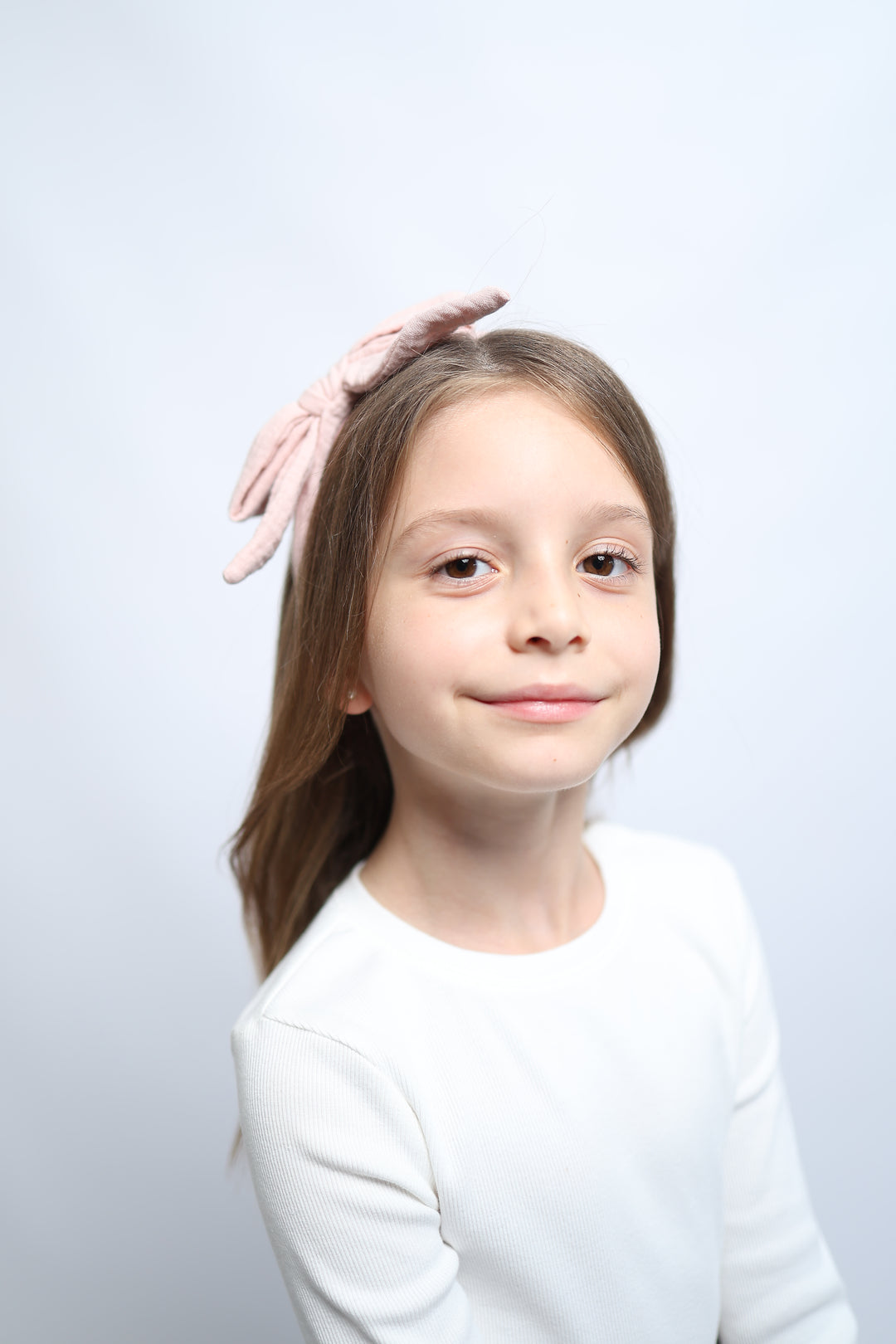 Headband with oversize muslin bow| powder